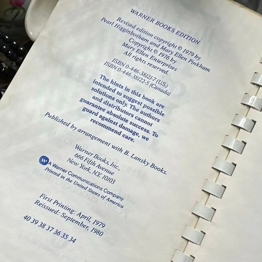 Mary Ellen’s Best of Helpful Hints” book spiral bound.